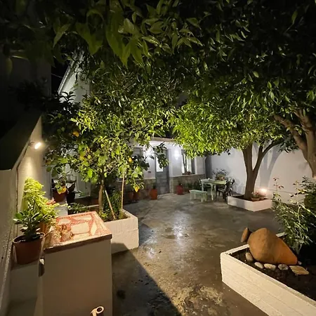 Nina's Garden Loutraki (Skopelos)